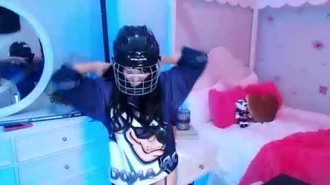 Snapshot of ticketshow chatting on 10.17.25 ticketshow online show from 10.17.25