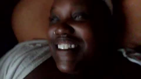 Snapshot of tierrahenri chatting on 12.10.24 Tierra Henri online show from 12.10.24