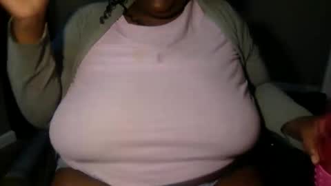 Snapshot of tierrahenri chatting on 01.19.25 Tierra Henri online show from 01.19.25