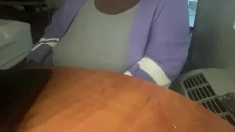 Snapshot of tierrahenri chatting on 09.16.25 Tierra Henri online show from 09.16.25