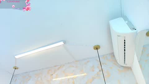 Tifani brown online show from 02.10.26