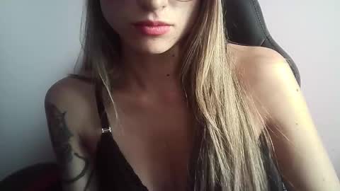 Snapshot of tifanny_a chatting on 10.07.25 Tifanny online show from 10.07.25