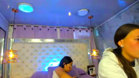 Tifanny y Vale online show from 07.10.26