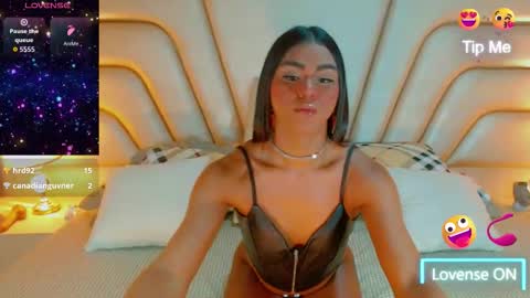 Snapshot of tifannysexy69 chatting on 10.19.25 Tifannysexy69 online show from 10.19.25