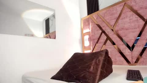 Tifanny online show from 09.18.25