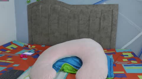 Estefana Ramrez online show from 11.05.25