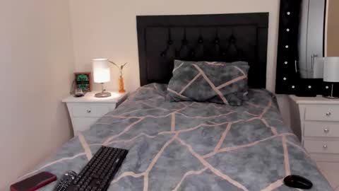 Snapshot of tiffany_cooper06 chatting on 09.24.25 VAL online show from 09.24.25