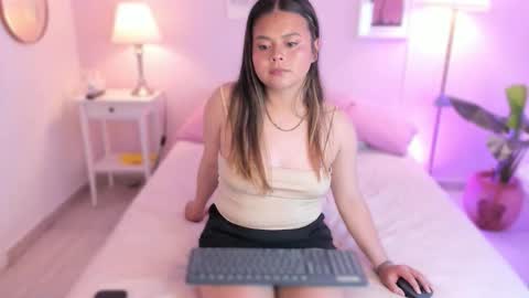 Snapshot of tiffany_fournier chatting on 11.19.25 Tiffany online show from 11.19.25