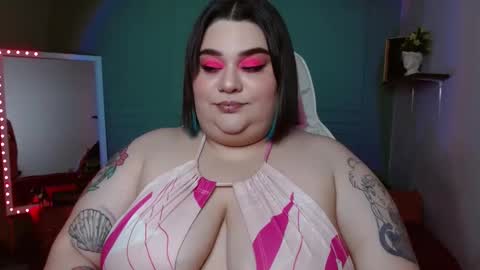 Snapshot of tiffany_laurens chatting on 12.23.24 dont forget ask for custom vids online show from 12.23.24