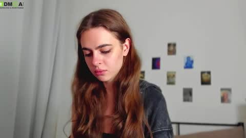 Snapshot of tiffany_loong chatting on 11.04.25 tiffany online show from 11.04.25