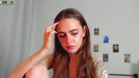 Snapshot of tiffany_loong chatting on 11.05.25 tiffany online show from 11.05.25