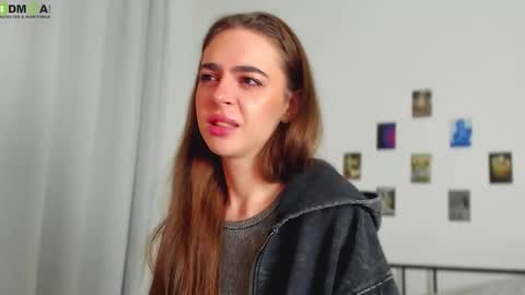 Snapshot of tiffany_loong chatting on 11.18.25 tiffany online show from 11.18.25