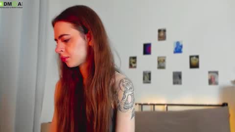 Snapshot of tiffany_loong chatting on 12.01.25 tiffany online show from 12.01.25