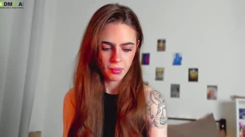 Snapshot of tiffany_loong chatting on 12.02.25 tiffany online show from 12.02.25