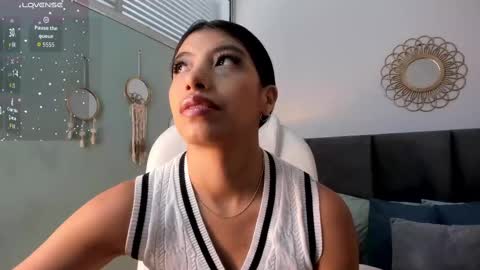 Snapshot of tiffany_low chatting on 09.13.25 tiffany_low online show from 09.13.25