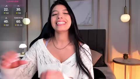 Snapshot of tiffany_low chatting on 09.19.25 tiffany_low online show from 09.19.25