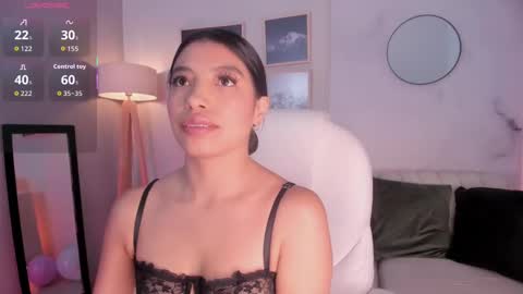 Snapshot of tiffany_low chatting on 10.16.25 tiffany_low online show from 10.16.25