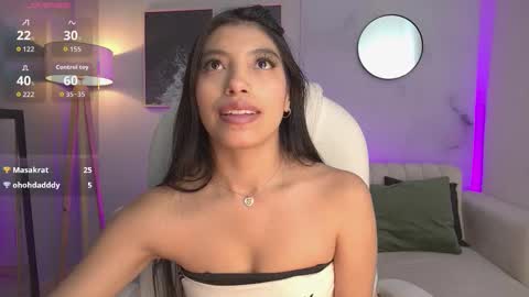 Snapshot of tiffany_low chatting on 10.23.25 tiffany_low online show from 10.23.25