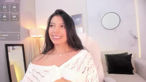 Snapshot of tiffany_low chatting on 11.08.25 tiffany_low online show from 11.08.25