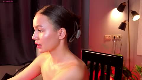 Snapshot of tiffany_sweetie chatting on 12.14.25 Tiffany online show from 12.14.25