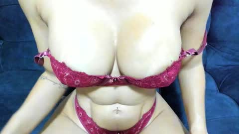 Snapshot of tiffanystone_ chatting on 11.08.25 Tiffany online show from 11.08.25