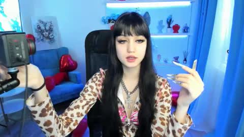 tiffanyyoun online show from 02.10.26