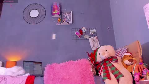 Snapshot of tiffbeautiful chatting on 12.24.24 online show from 12.24.24