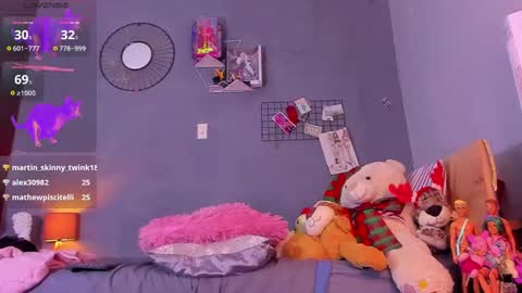 Snapshot of tiffbeautiful chatting on 01.10.25 online show from 01.10.25