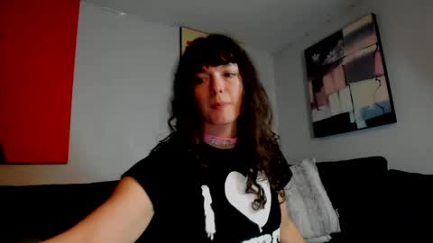 Snapshot of tiggerrosey chatting on 09.25.25   All my Links online show from 09.25.25