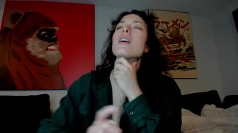 Snapshot of tiggerrosey chatting on 10.28.25   All my Links online show from 10.28.25