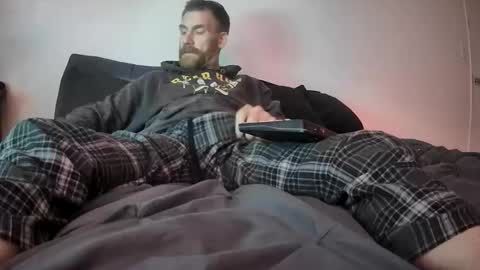 Snapshot of tiggity19 chatting on 05.28.26 Tiggity23 come stroke my 9 cock with ne online show from 05.28.26