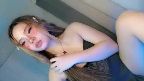 Snapshot of tight_elliana chatting on 05.20.26 tight_elliana online show from 05.20.26
