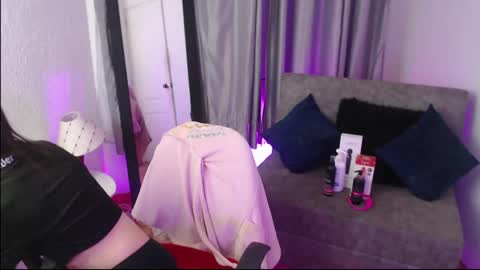 Snapshot of tiinajonus_ chatting on 05.22.26 tiinajonus_ online show from 05.22.26