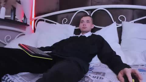 Snapshot of tim_blackk chatting on 09.18.25 Tim online show from 09.18.25