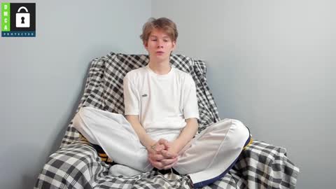 Snapshot of tim_milll chatting on 12.10.24 Tim online show from 12.10.24