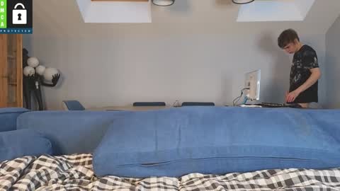 Snapshot of tim_milll chatting on 01.04.25 Tim online show from 01.04.25