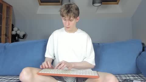 Snapshot of tim_milll chatting on 02.01.25 Tim online show from 02.01.25