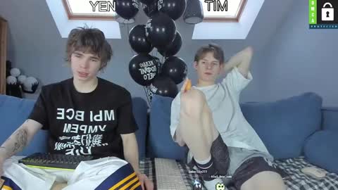 Snapshot of tim_milll chatting on 02.22.25 Tim online show from 02.22.25