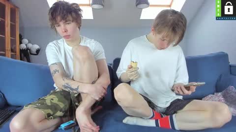 Snapshot of tim_milll chatting on 03.03.25 Tim online show from 03.03.25