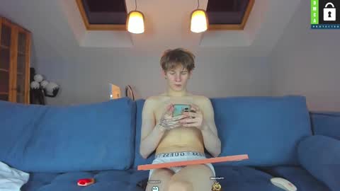 Snapshot of tim_milll chatting on 03.10.25 Tim online show from 03.10.25