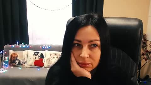 Luisa online show from 12.22.25