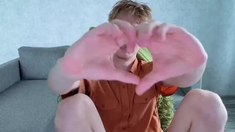 Snapshot of timmy7topcut chatting on 10.06.25 Timmy online show from 10.06.25