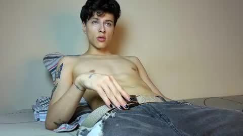 timmy  independent model  help me reach 50 thumbs up pls online show from 08.05.26