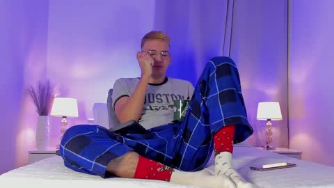 Snapshot of timothy_jones1 chatting on 12.19.24 timi jones online show from 12.19.24