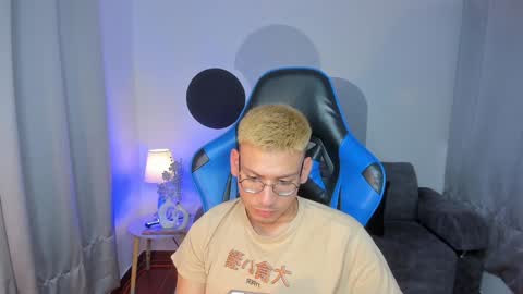 Snapshot of timothy_jones1 chatting on 01.04.25 timi jones online show from 01.04.25