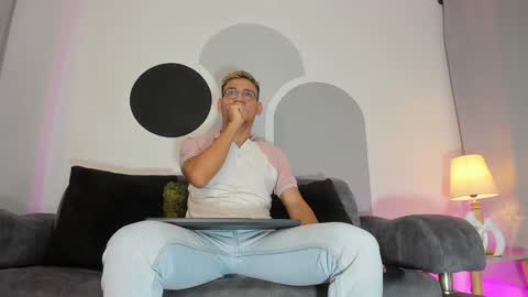 Snapshot of timothy_jones1 chatting on 01.09.25 timi jones online show from 01.09.25