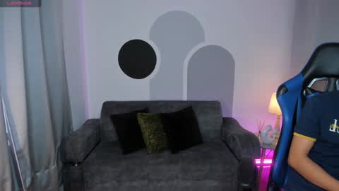 Snapshot of timothy_jones1 chatting on 01.10.25 timi jones online show from 01.10.25