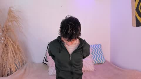 Snapshot of timothy_ross chatting on 12.19.24 Timothy 21 years old online show from 12.19.24
