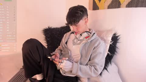 Snapshot of timothy_ross chatting on 01.06.25 Timothy 21 years old online show from 01.06.25