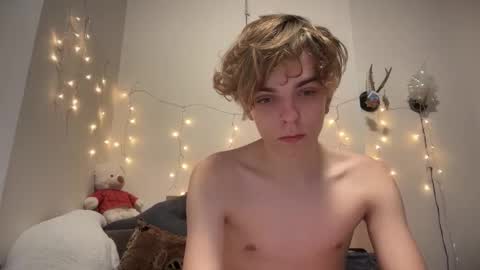 Snapshot of timveret chatting on 02.12.26 Wizard online show from 02.12.26